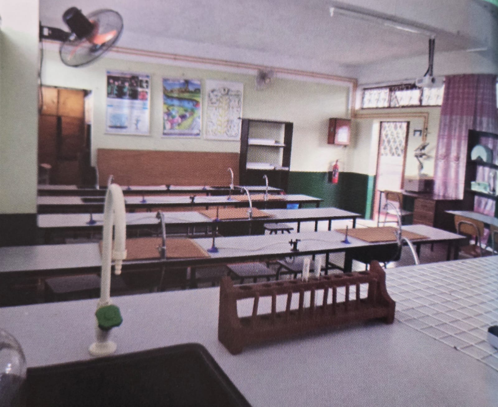 Students working in the science laboratory